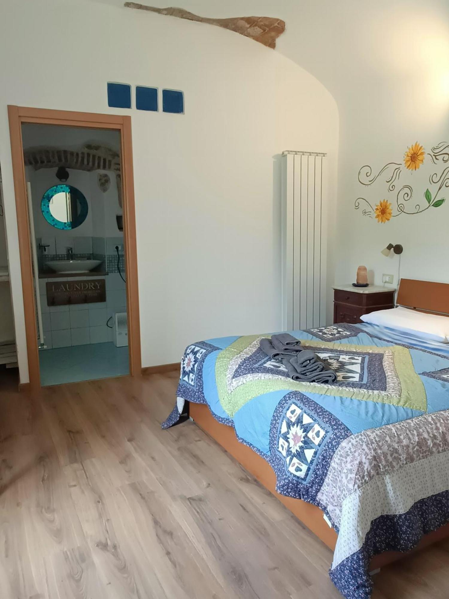 B&B Il Girasole Finale Ligure Eksteriør billede